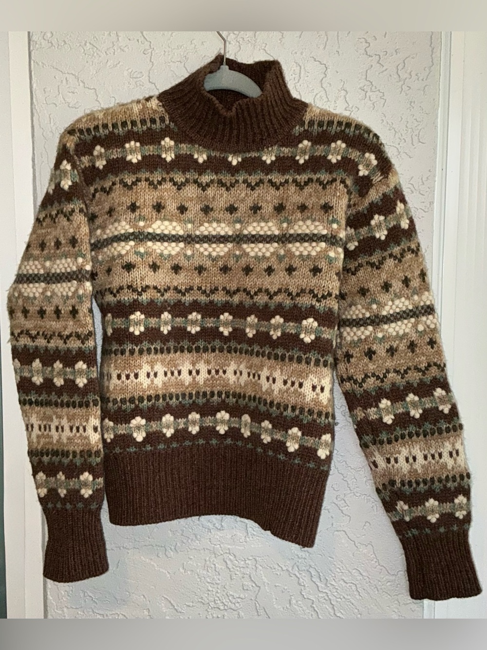 American Eagle Outfitters Brown 100% Wool Turtleneck Sweater